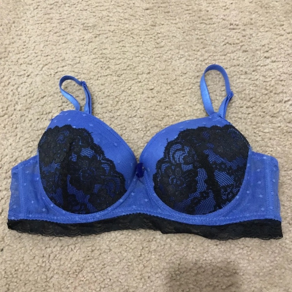 🆕Electric blue bra with black lace 36B